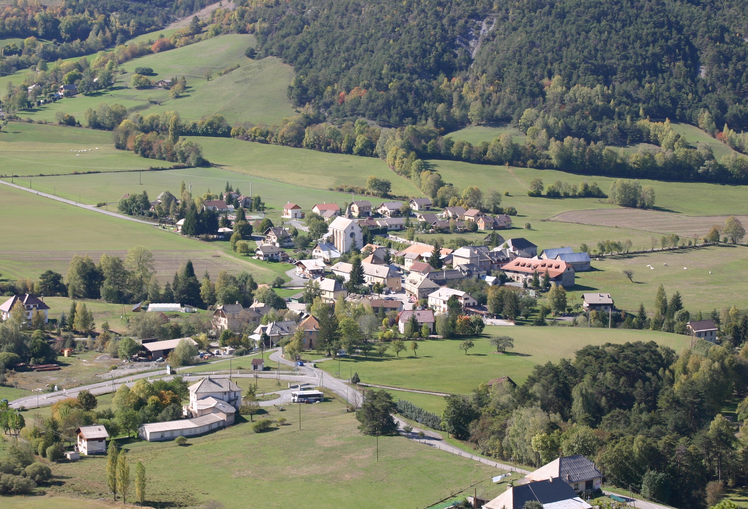 DÉCOUVREZ LE VILLAGE SELONNET CHABANON