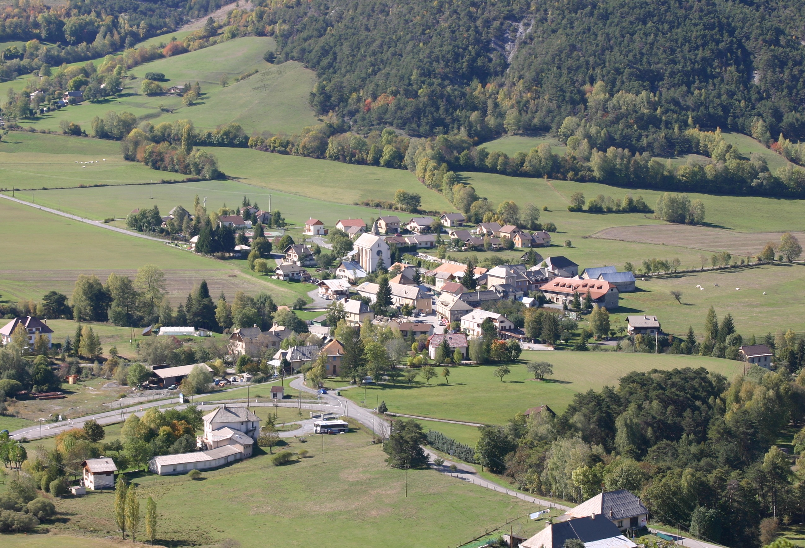 DÉCOUVREZ LE VILLAGE SELONNET CHABANON